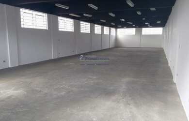Imagem 8: Galpão Comercial. Varanda, 900m² de Áreae4 Vagas na garagem