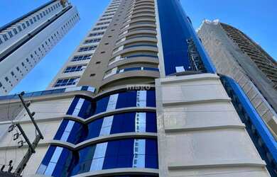 Imagem: O apartamento possui 4 Dormitórios, 3 Banheiros, 3 Vagas na