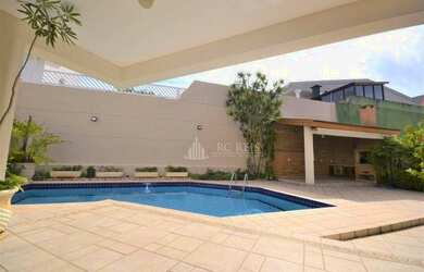 Imagem: A casa em condomínio possui 5 Dormitórios, 5 Banheiros, 5