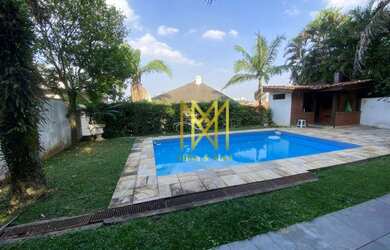 Imagem: A casa em condomínio possui 3 Dormitórios, 3 Banheiros, 2