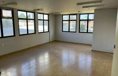 Imagem: O depósito possui 1 Vaga na garagem, 40m² de Área e está