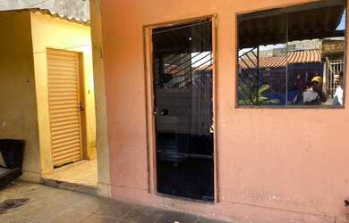 Imagem: A casa possui 5 Dormitórios, 5 Banheiros, 5 Vagas na garagem