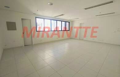 Imagem: O depósito possui 1 Vaga na garagem e 40m² de Área e está