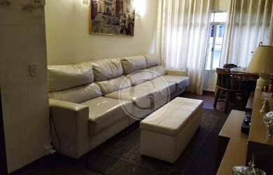 Imagem: A casa possui 4 Dormitórios, 5 Banheiros, 5 Vagas na garagem