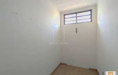 Imagem: O depósito para alugar possui 1 Vaga na garagem e 129m² de