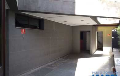 Imagem: O depósito possui 4 Vagas na garagem e 575m² de Área e está