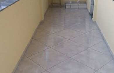 Imagem: A casa possui 1 Dormitório, 1 Banheiro, 1 Vaga na garagem