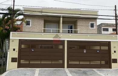 Imagem: A casa possui 4 Dormitórios, 4 Banheiros, 4 Vagas na garagem