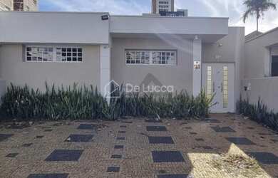 Imagem: A casa possui 5 Dormitórios, 5 Banheiros, 3 Vagas na garagem