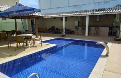 Imagem: A casa em condomínio possui 5 Dormitórios, 5 Banheiros, 2