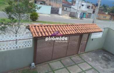 Imagem: A casa possui 3 Dormitórios, 1 Banheiro, 1 Vaga na garagem