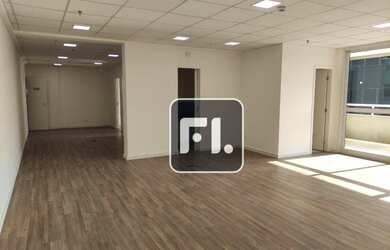 Imagem: O depósito possui 2 Vagas na garagem e 120m² de Área e está