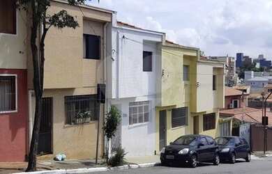 Imagem: A casa possui 2 Dormitórios, 2 Banheiros, 75m² de Área e