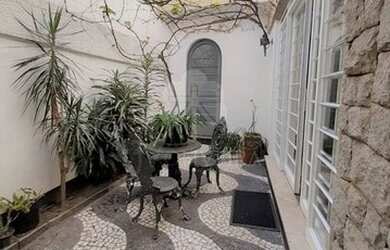 Imagem 7: Casa à venda, 250m² com 4 dormitórios sendo 1 suíte, 4 banheiros,...