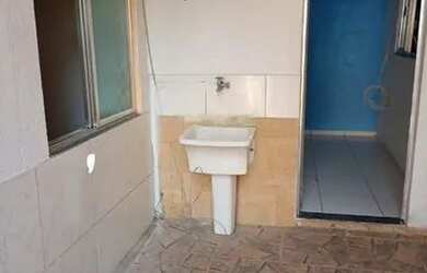 Imagem: A casa possui 1 Dormitório, 1 Banheiro, 60m² de Área e está