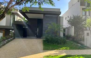 Imagem: A casa em condomínio possui 3 Dormitórios, 4 Banheiros, 4