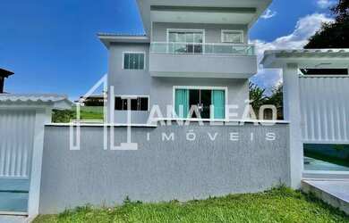 Imagem: A casa em condomínio possui 3 Dormitórios, 3 Banheiros, 126m²