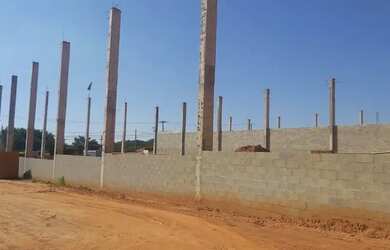 Imagem: O depósito possui 5 Vagas na garagem, 2.000m² de Área e