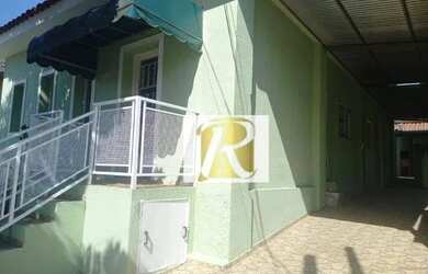 Imagem: A casa possui 3 Dormitórios, 1 Banheiro, 3 Vagas na garagem