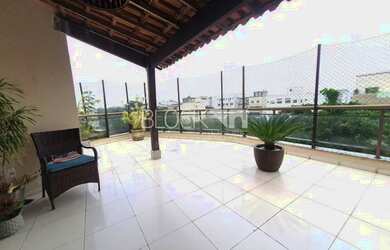 Imagem: O apartamento na cobertura possui 4 Dormitórios, 5 Banheiros