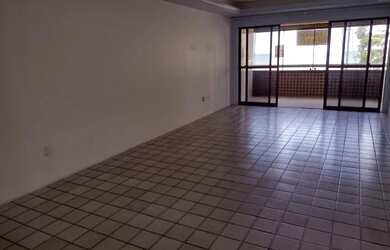 Imagem: O apartamento possui 4 Dormitórios, 4 Banheiros, 2 Vagas na