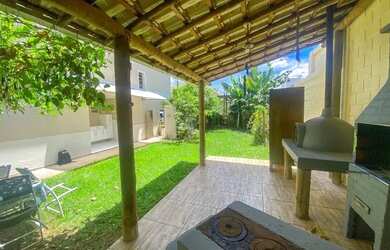 Imagem: A casa possui 4 Dormitórios, 4 Banheiros, 2 Vagas na garagem