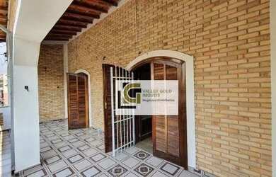 Imagem: A casa possui 2 Dormitórios, 1 Banheiro, 1 Vaga na garagem