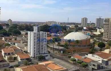 Imagem: O apartamento possui 4 Dormitórios, 3 Banheiros, 2 Vagas na