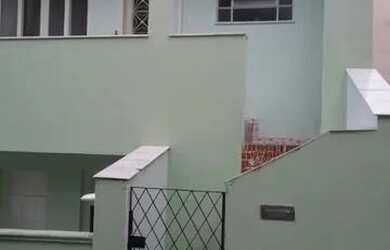 Imagem: A casa possui 1 Dormitório, 1 Banheiro e está localizado