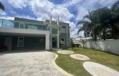 Imagem: A casa em condomínio possui 4 Dormitórios, 5 Banheiros, 5