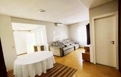 Imagem: A casa possui 3 Dormitórios, 2 Banheiros, 1 Vaga na garagem