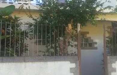 Imagem: A casa possui 1 Dormitório, 1 Banheiro, 38m² de Área e está