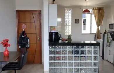 Imagem: O apartamento possui 3 Dormitórios, 1 Banheiro, 1 Vaga na garagem