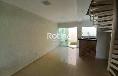 Imagem: A casa possui 3 Dormitórios, 3 Banheiros, 1 Vaga na garagem