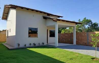 Imagem: A casa possui 2 Dormitórios e 1 Banheiro e está localizado