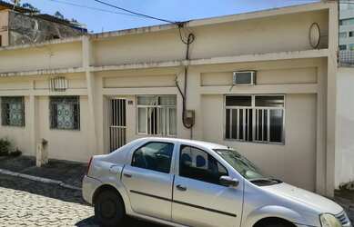 Imagem: A casa possui 1 Dormitório e 1 Banheiro e está localizado