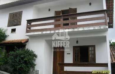 Imagem: A casa em condomínio possui 4 Dormitórios, 3 Banheiros, 2