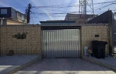 Imagem: A casa possui 2 Dormitórios, 1 Banheiro, 60m² de Área e