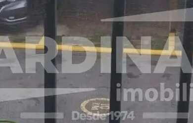 Imagem 4: Apartamento com excelente localização, próximo a supermercados e comércio