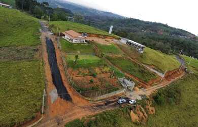 Imagem: O terreno à venda possui e está localizado em Portão, Atibaia