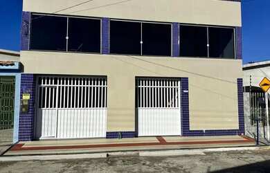 Imagem: A casa possui 5 Dormitórios, 4 Banheiros, 4 Vagas na garagem