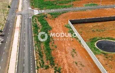 Imagem: O terreno possui 625m² de Área, Imóvel novo e está localizado