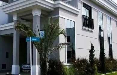 Imagem: A casa em condomínio possui 3 Dormitórios, 3 Banheiros, 2