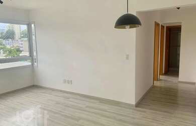 Imagem: O apartamento possui 2 Dormitórios, 1 Banheiro, 1 Vaga na garagem