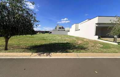 Imagem: O terreno à venda possui e está localizado em Holambra, SP