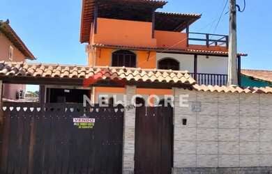 Imagem: A casa possui 3 Dormitórios, 2 Banheiros, 3 Vagas na garagem