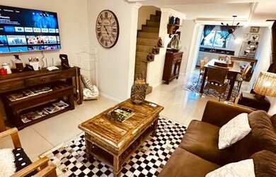 Imagem: A casa em condomínio possui 4 Dormitórios, 5 Banheiros, 2