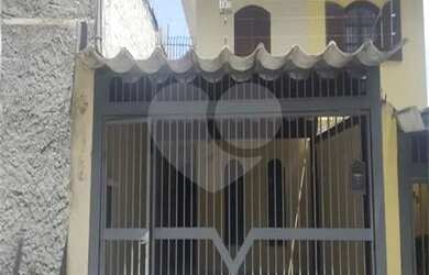 Imagem: A casa possui 2 Dormitórios, 2 Banheiros, 2 Vagas na garagem