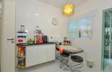 Imagem 7: Sobrado para venda com 176 metros quadrados com 4 quartos em Bacacheri...