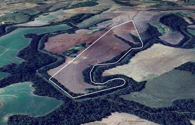 Imagem: A fazenda possui 25m² de Área e está localizado em Parque